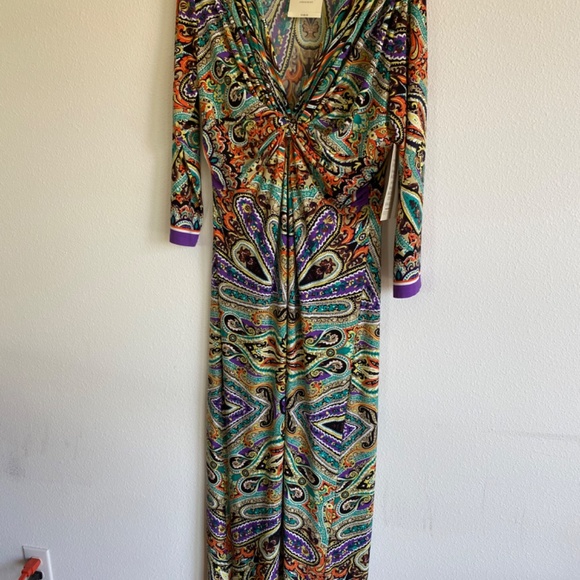 Dress - Picture 2 of 2